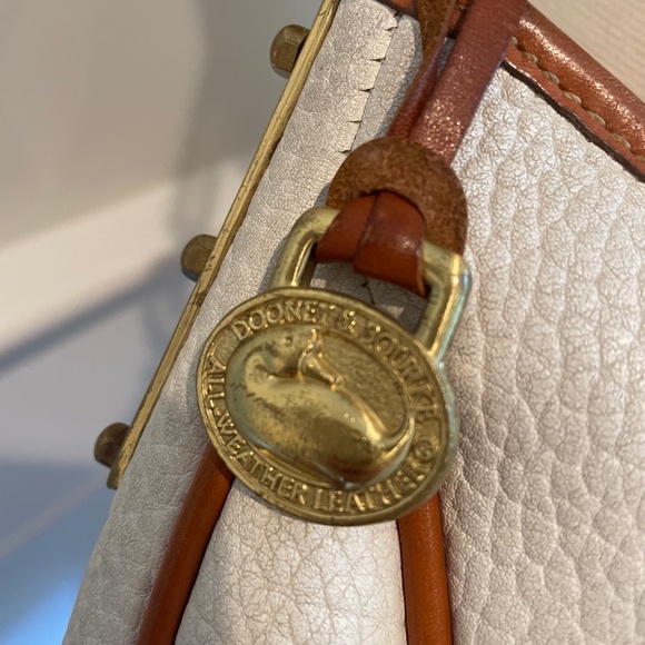 Vintage Dooney Bourke All Weather Leather Handbag! - Picture 6 of 16
